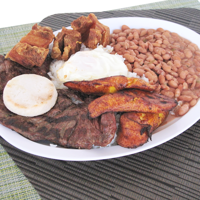 Bandeja Paisa Con Carne Asada Y Maduros