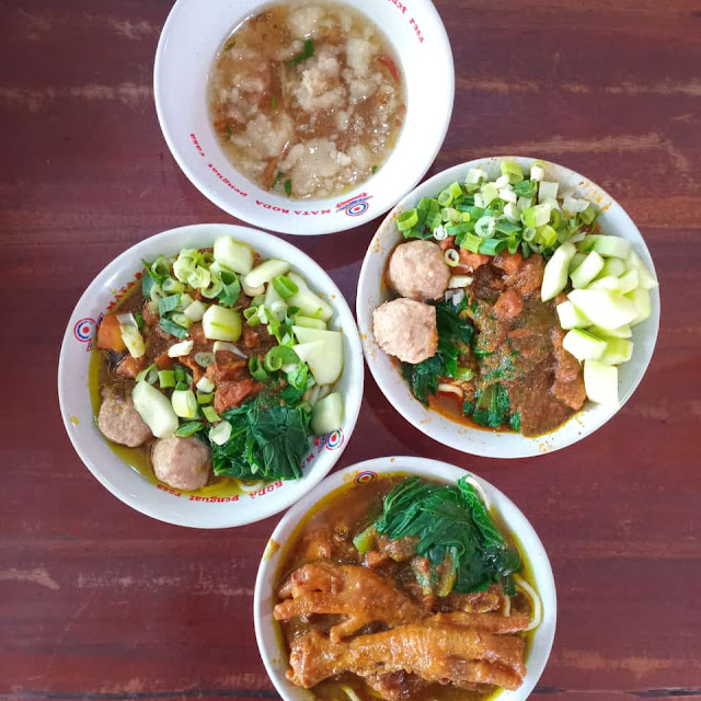 Mie Ayam Bakso Dan Mie Ayam Cakar