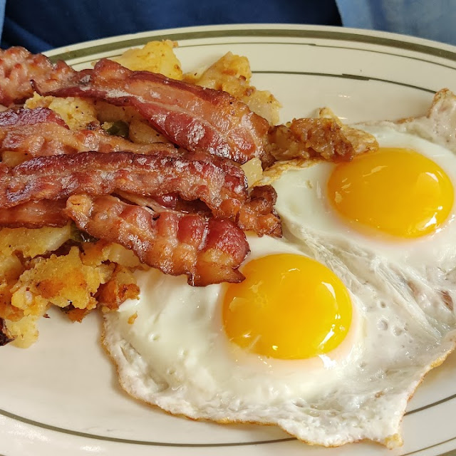 Bacon Egg Cheese w Home Fries