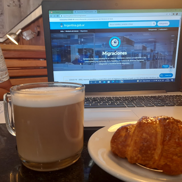 Café Con Leche Medialuna