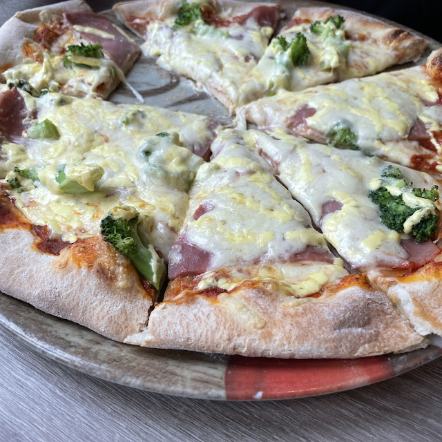 Pizza Schinken Und Brokkoli