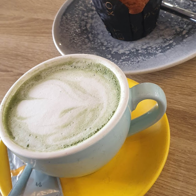 Matcha Latte Y Magdalena