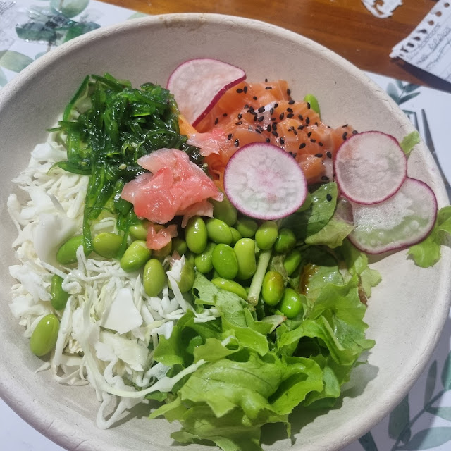 Fresh Salmon Bowl