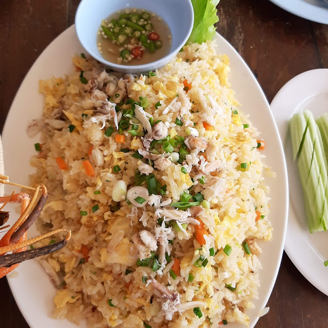 ข้าวผัดไก่ fried rice