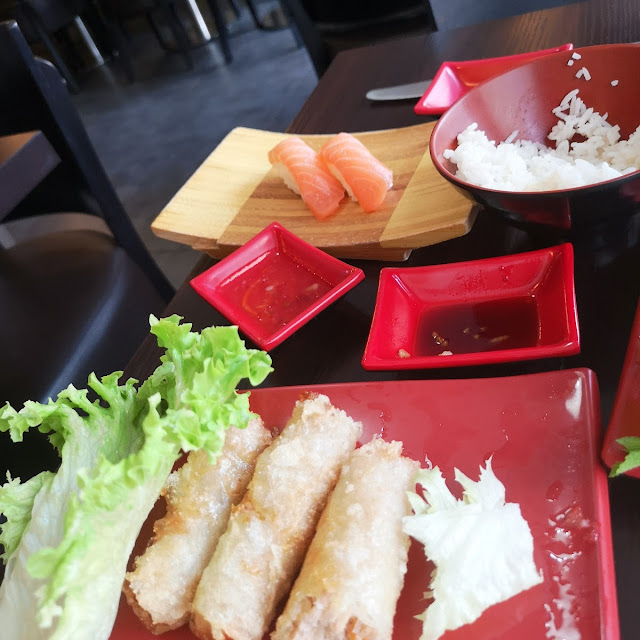 Nems Poulet Et Sushis Saumon