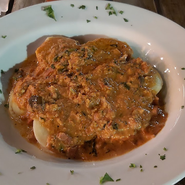 Sorrentinos Con Salsa Scarparo