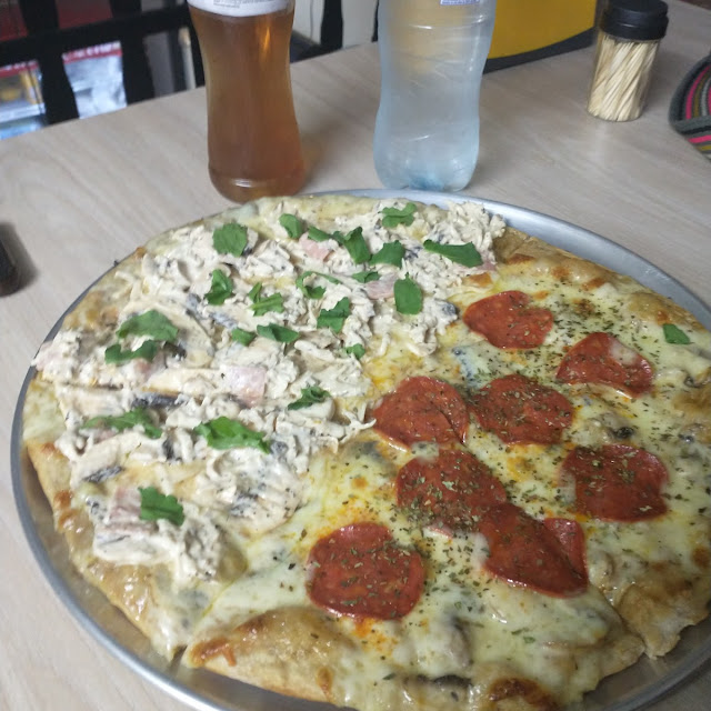 Pizza Mediana Dos Sabores del Huerto Pepperoni Pilze