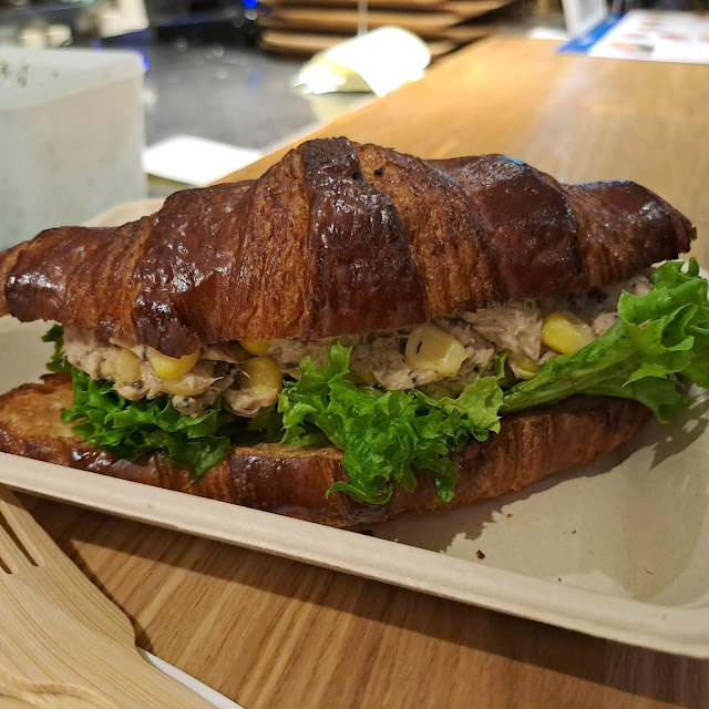 Scrambled Egg & Satay Beef Croissant