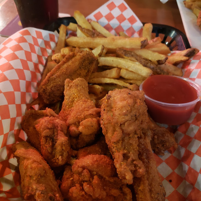 Chicken Wings with Fries