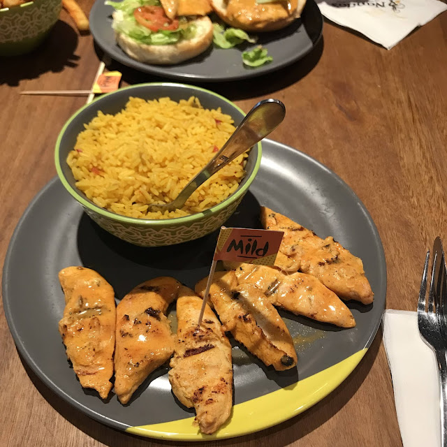 Peri-Peri Chicken Mini Pita Meal
