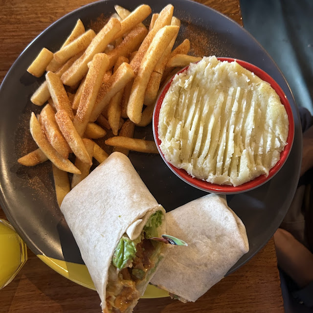 Chicken Wrap with Chips