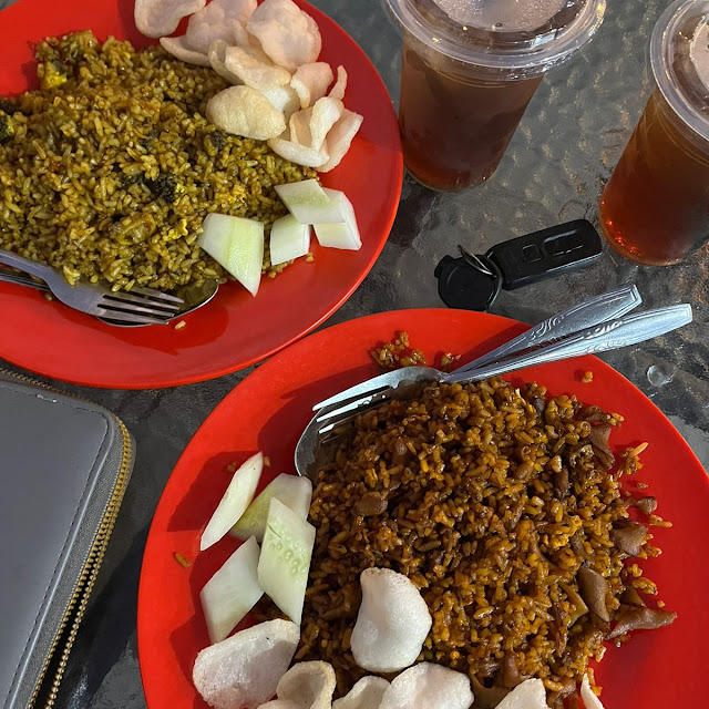 Nasgor Babat Dan Nasgor Ayam