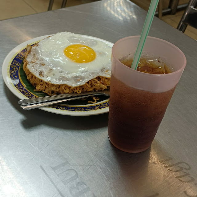 Maggi Goreng Telur Mata