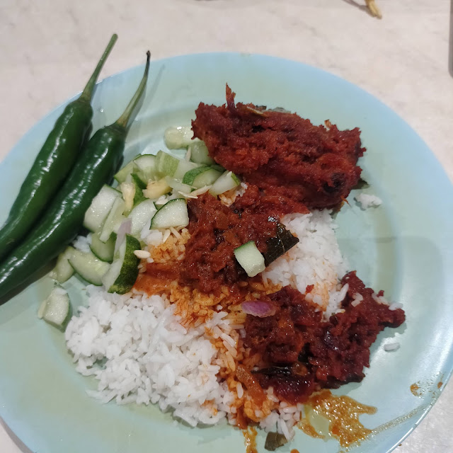 Nasi Kandar Dengan Ayam Goreng