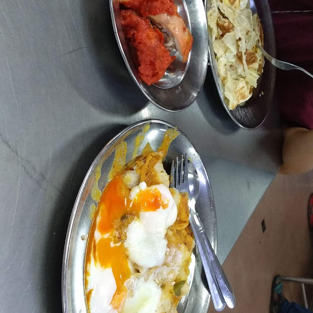 Roti Canai Telor Goyang