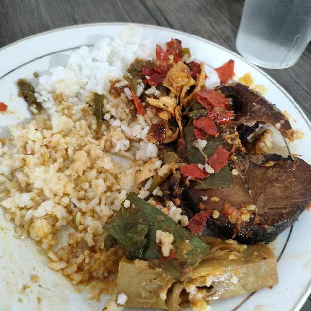 Nasi Campur Ikan Tongkol