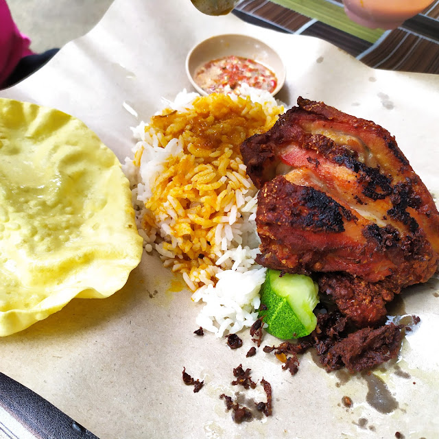 Nasi Kukus Ayam Goreng Berempah