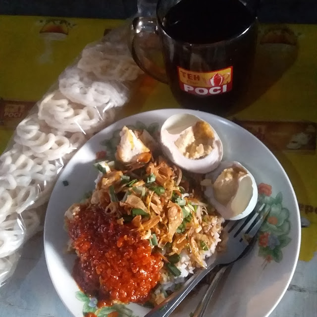 Nasi Lengko Plus Telorasin Khas Cirebon