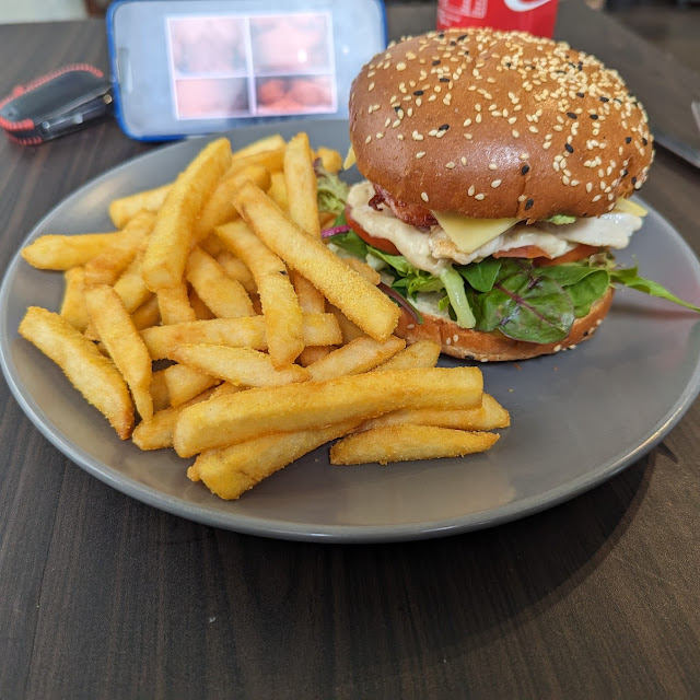 Deluxe Chicken Burger