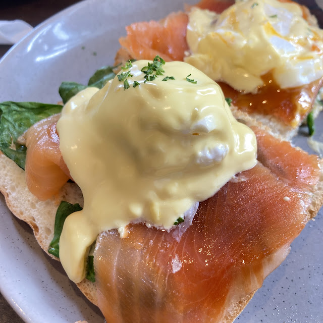 Eggs Benedict