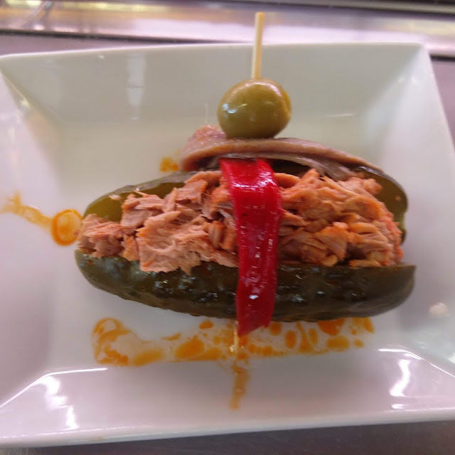 Pepinillo Con Atun Y Pimiento