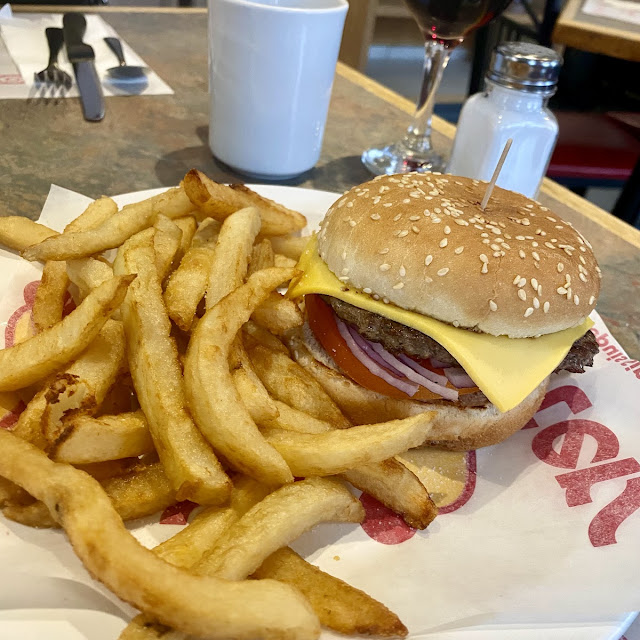 Cheeseburger with Fries