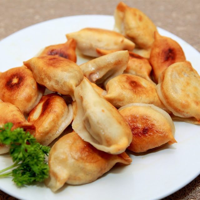 煎饺 Fried Pork Chives Dumplings 14 Pieces
