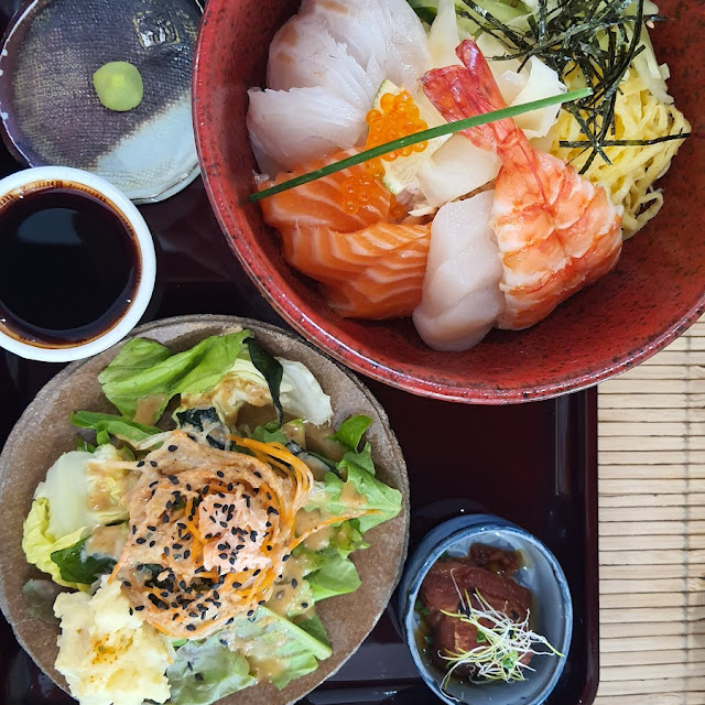 Bento Chirashi Saumon Avocat Crevettes
