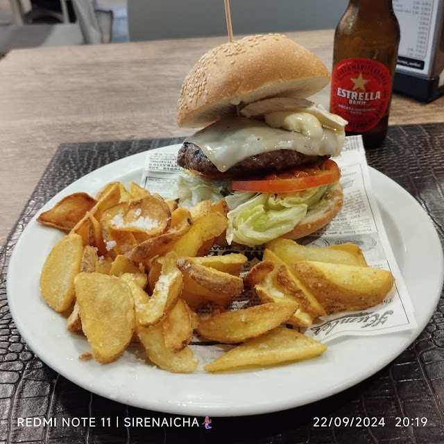 Hamburguesa Marilyn Con Patatas Rusticas