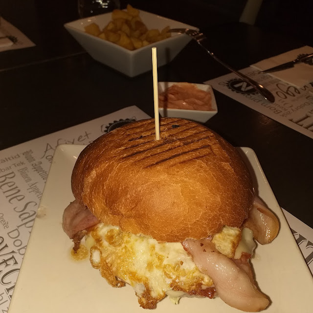 Norton Burger Bacon