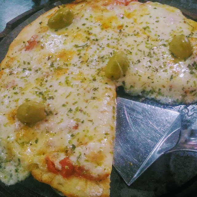 Pizza Muzzarella Y Pizza Glacé