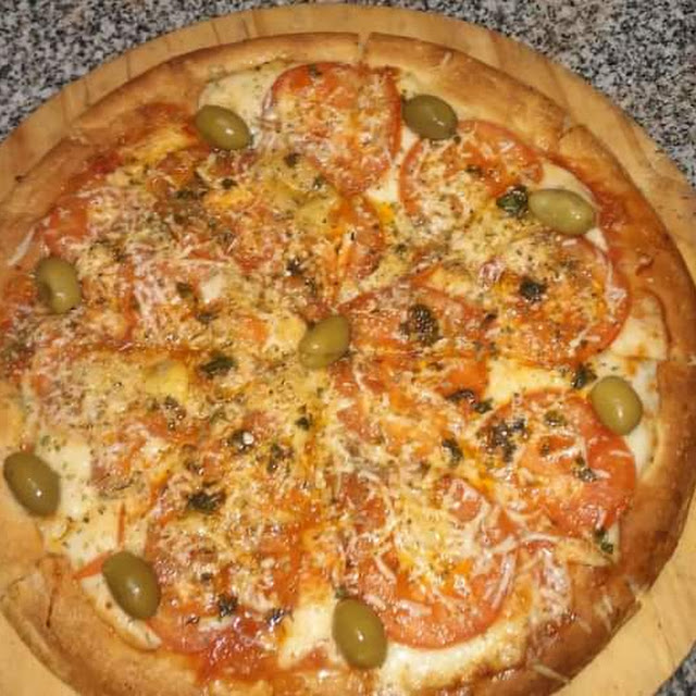 Pizza Jamón Y Morrones