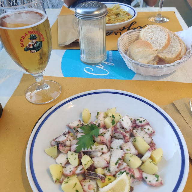 Dish Octopus and Potatoes