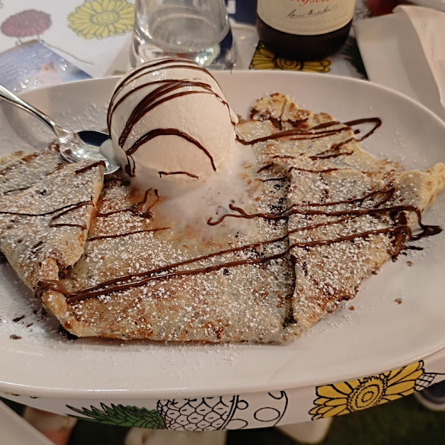 Crepes Con Nutella E Gelato