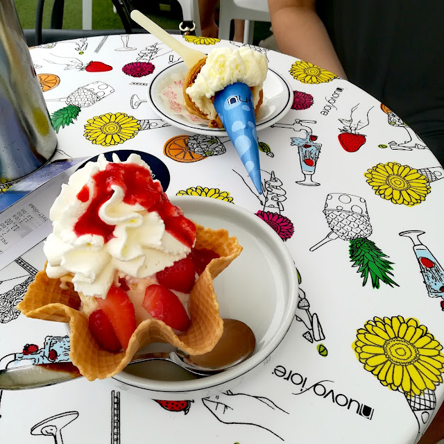 Nido Mascarpone E Fragola E Cono Cocco E Liquirizia