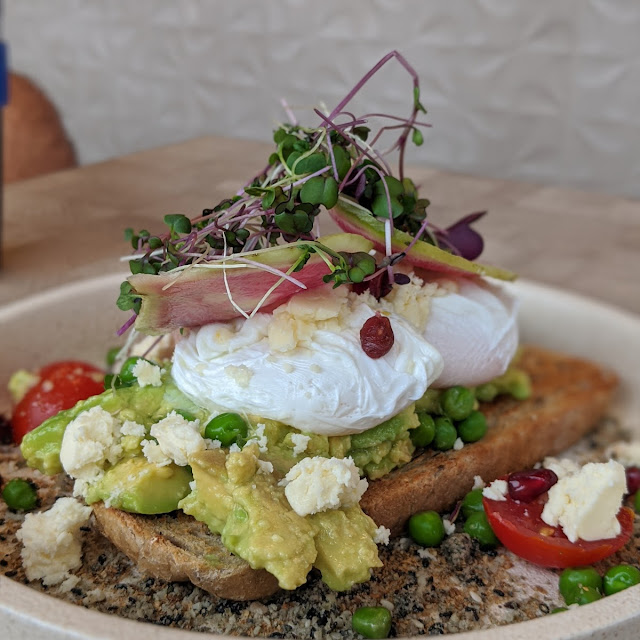 Smashed Avo with Poached Eggs