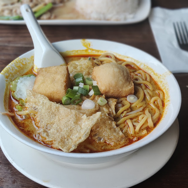 Curry Mee with Young Tau Foo Spicy