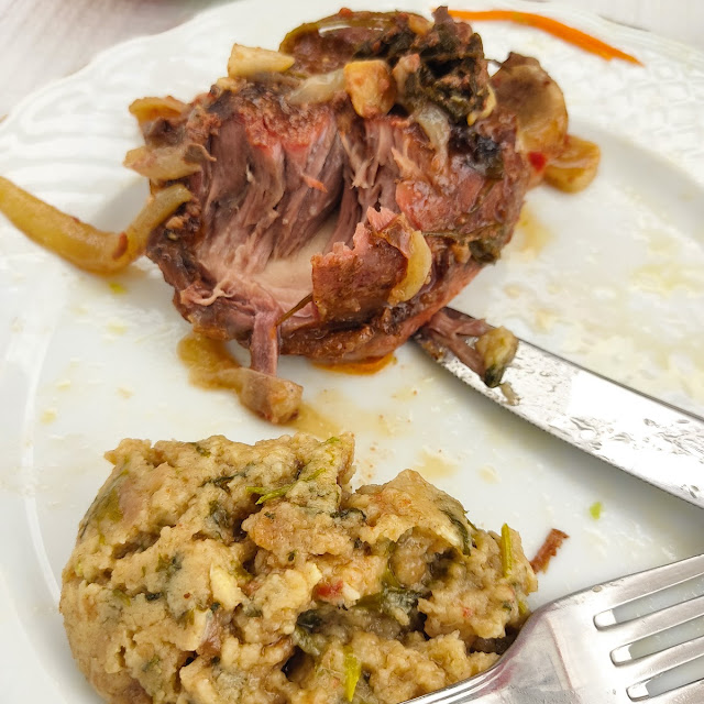 Bochechas de Porco Preto Com Migas