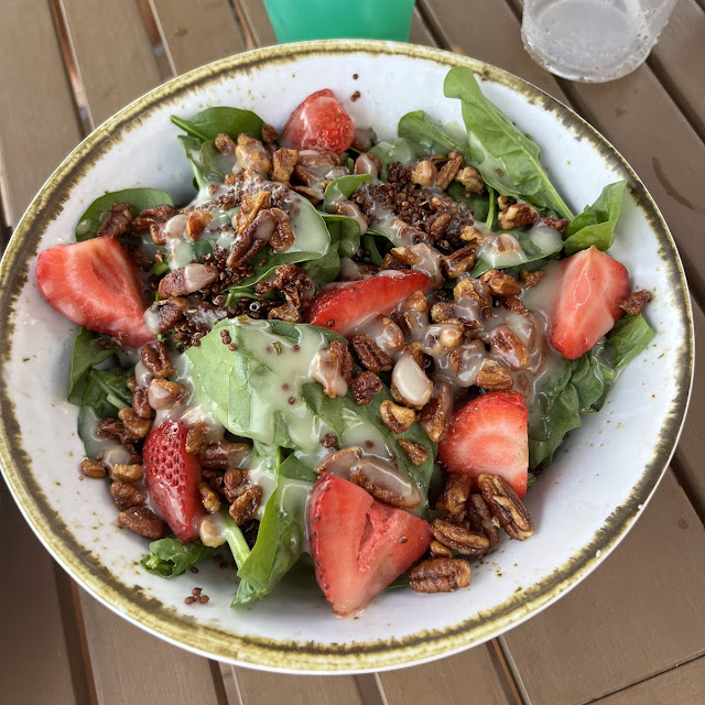 Spinach and Strawberry Salad