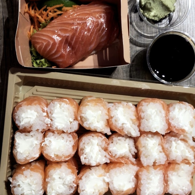 Salmon Rolls Et Sashimi de Saumon