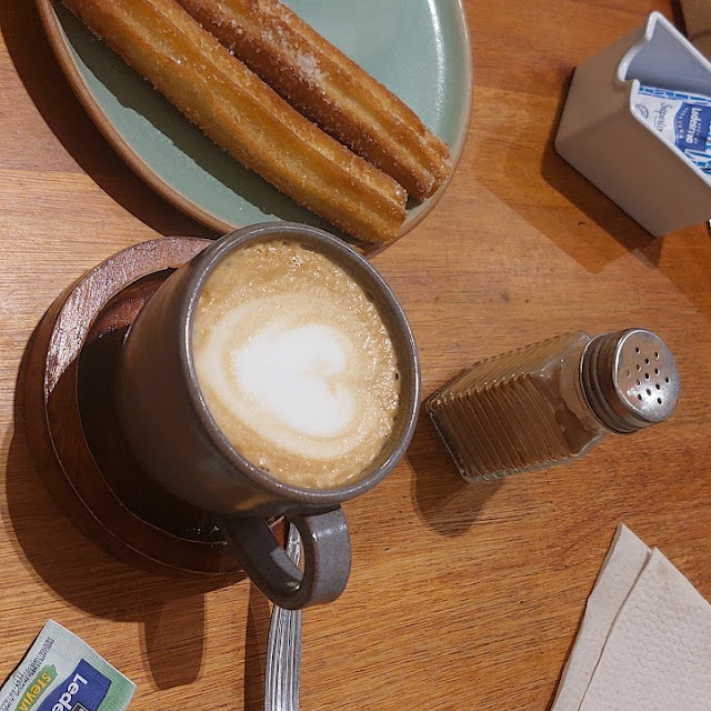 Café Con Leche Y Churros
