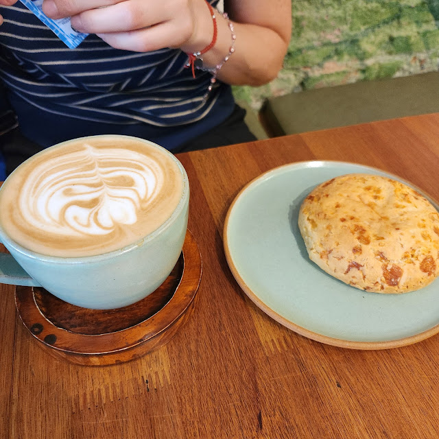 Latte Y Chipa