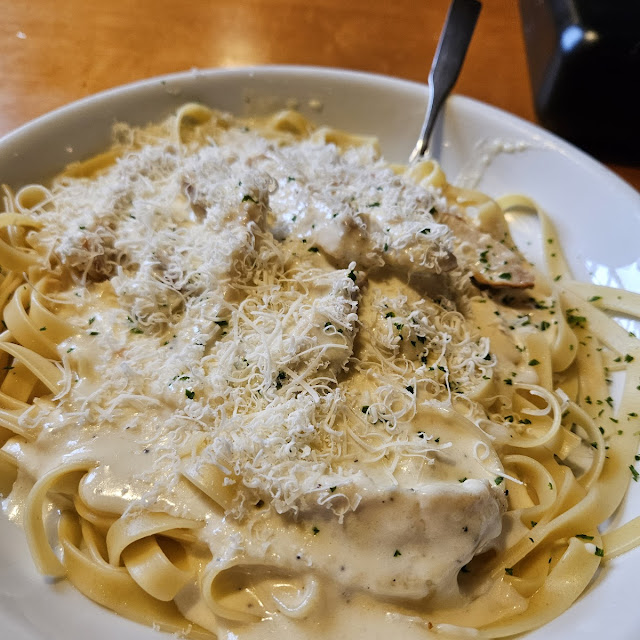 Fetuchini Alfredo Pasta with Chicken Alfredo