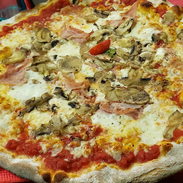 Prosciutto E Funghi