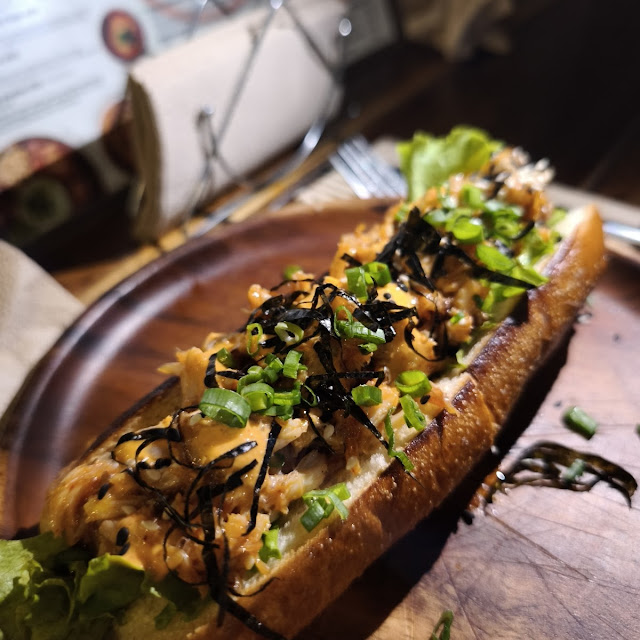 Poke Sandwich