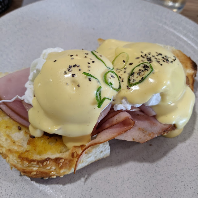 Eggs Benedict