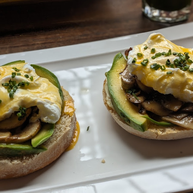 Vegan Eggs Benedict