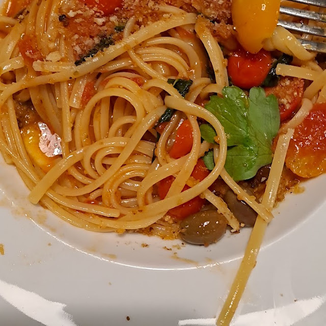 Linguine Con Pomodorini Capperi E Olive Nere Di Gaeta