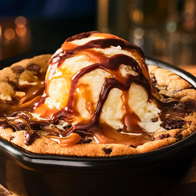 Chocolate Chip Cookie Skillet