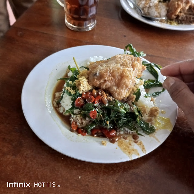 Nasi Ayam Goreng